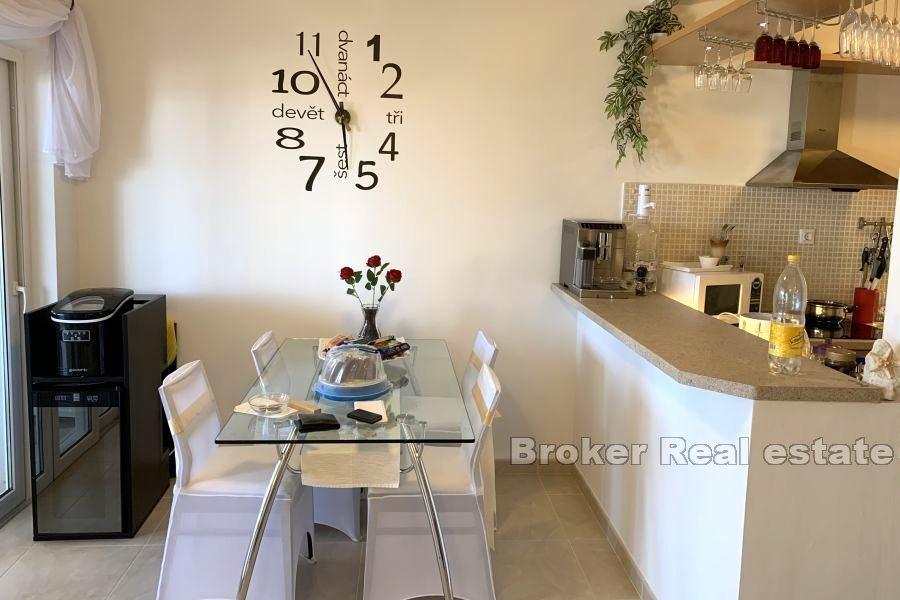 Three bedroom apartment with sea view and pool