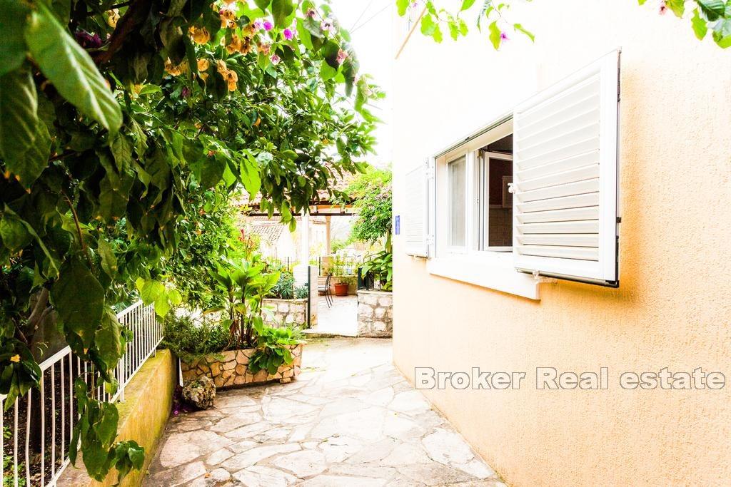 Sjarmerende hus med havutsikt