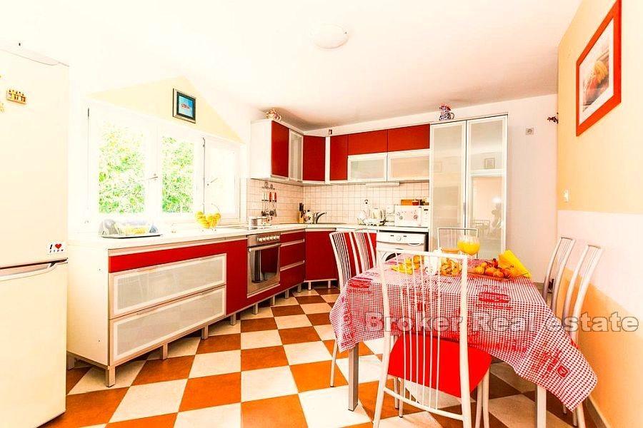 Sjarmerende hus med havutsikt