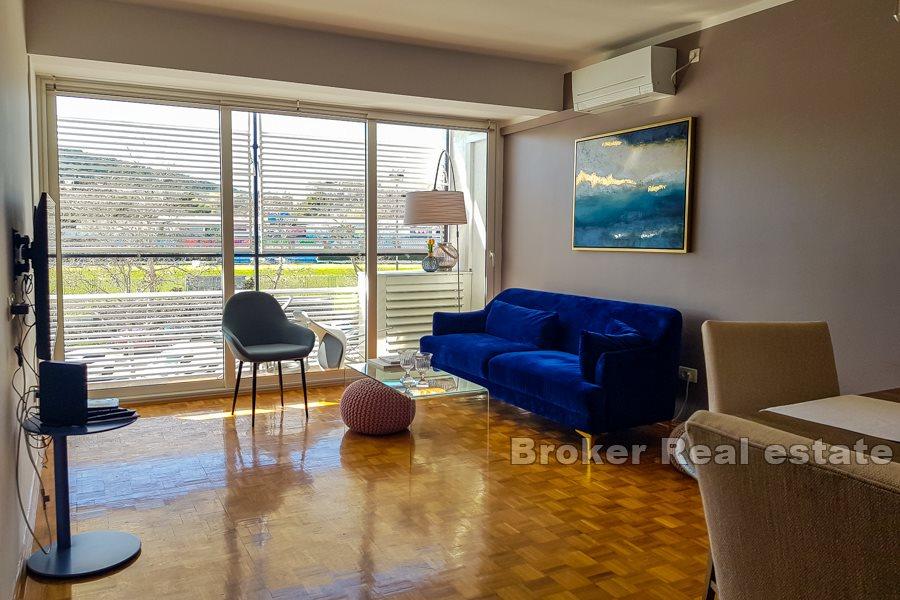 Odnowiony apartament z dwiema sypialniami, centrum Splitu