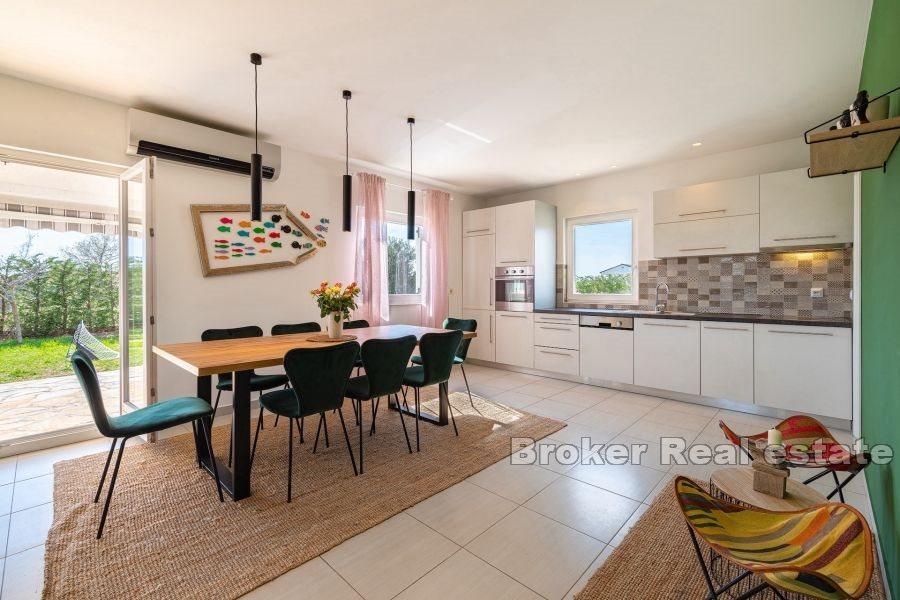 Enebolig med basseng