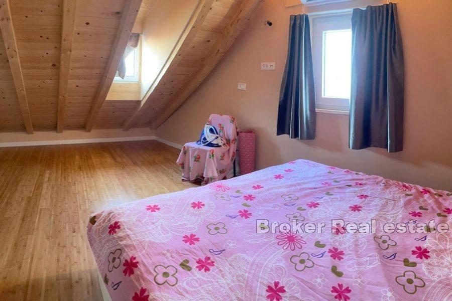 Dvoetažan stan s pogledom na grad, Centar