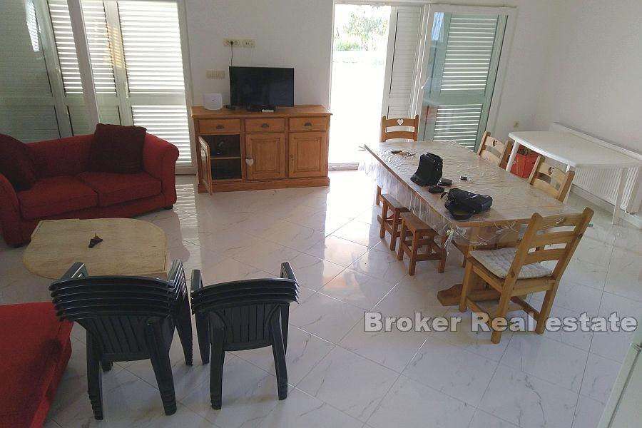 Family single-storey house