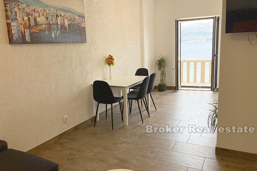 Apartment, first row to the sea