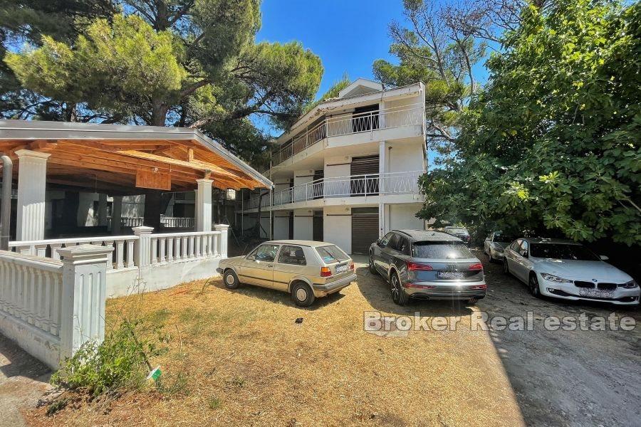 Zapušteno ljetovalište na atraktivnoj lokaciji