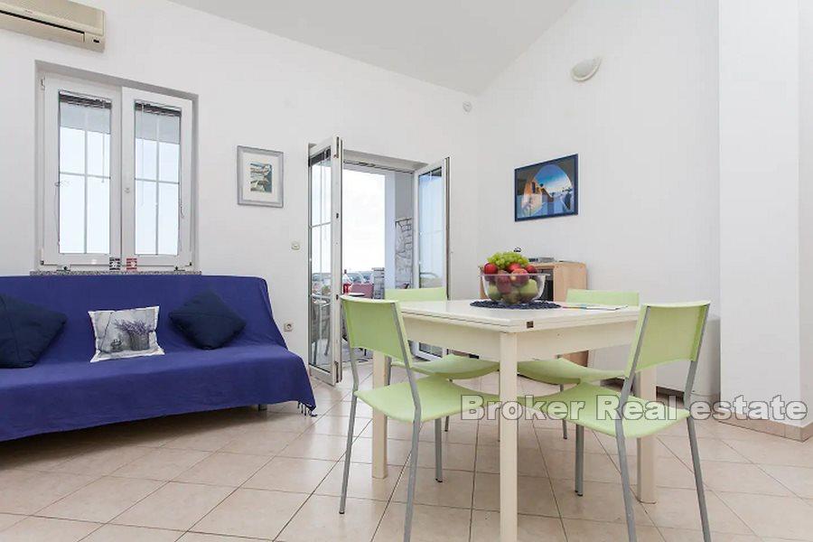 Apartment with sea view