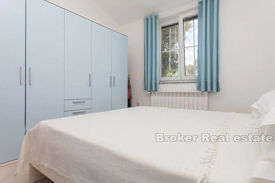 Apartment with sea view