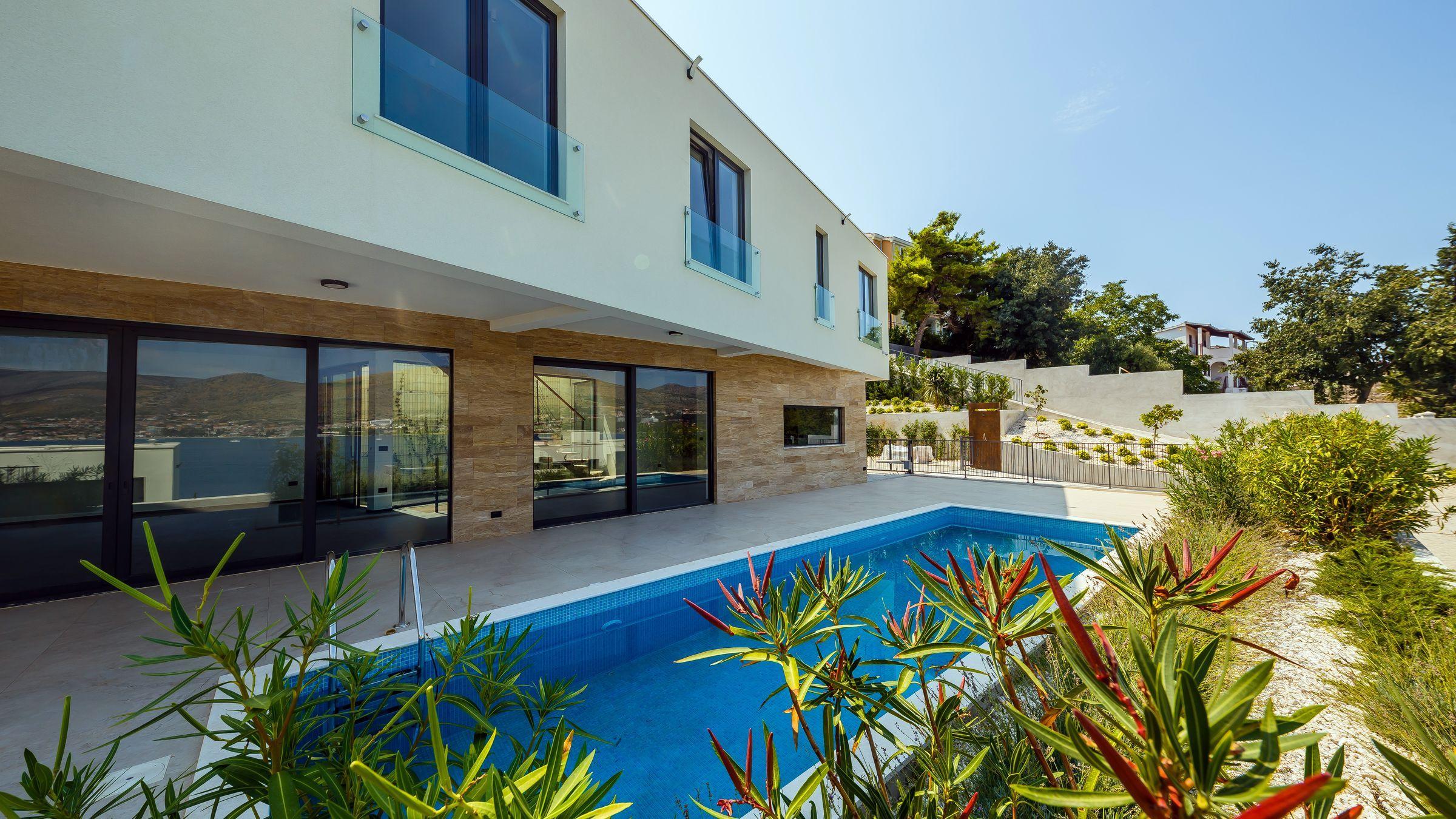 01-5030-30a-Ciovo-newly-built-villa-with-pool-for-sale