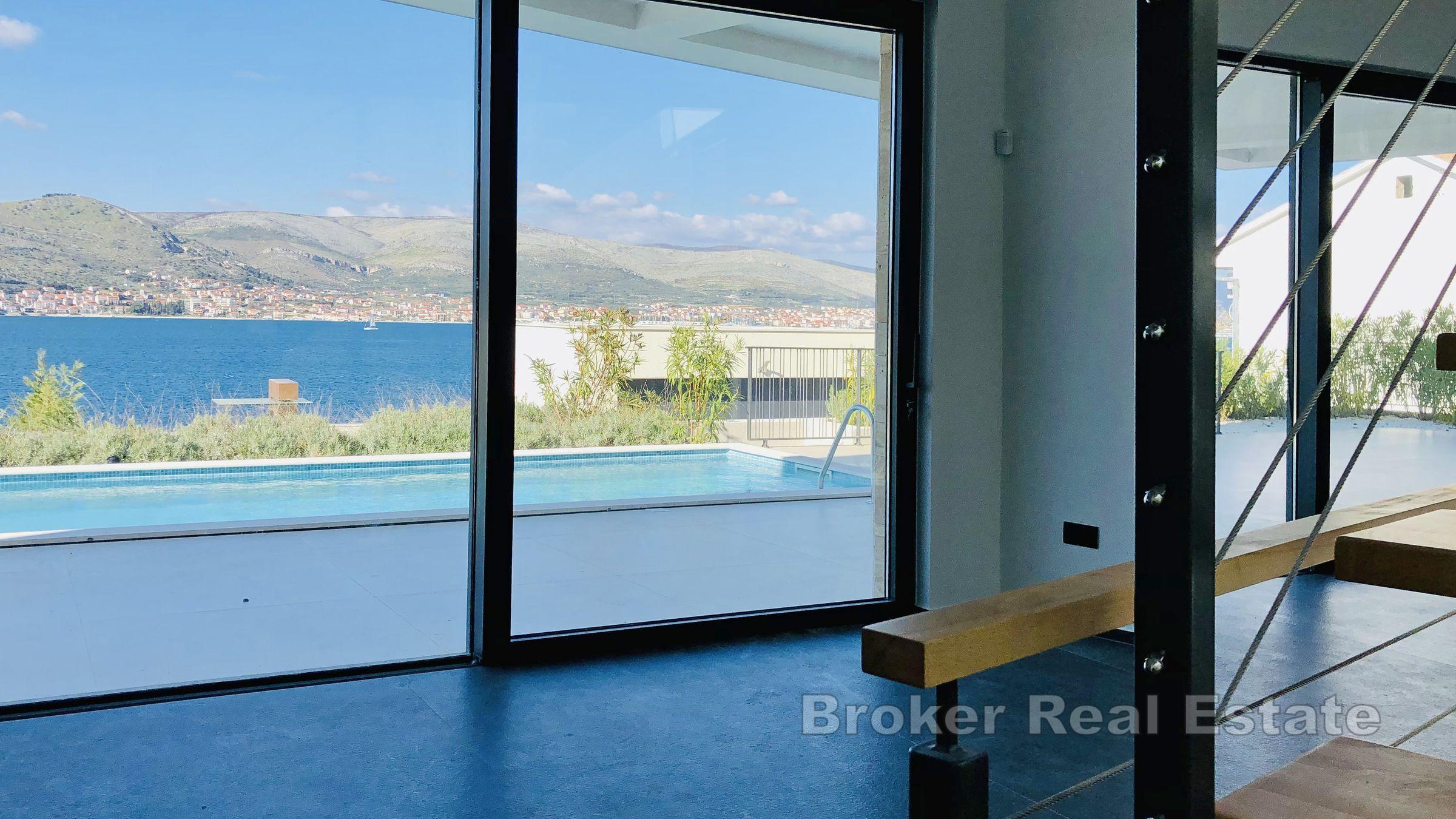 Nowo wybudowana willa z basenem