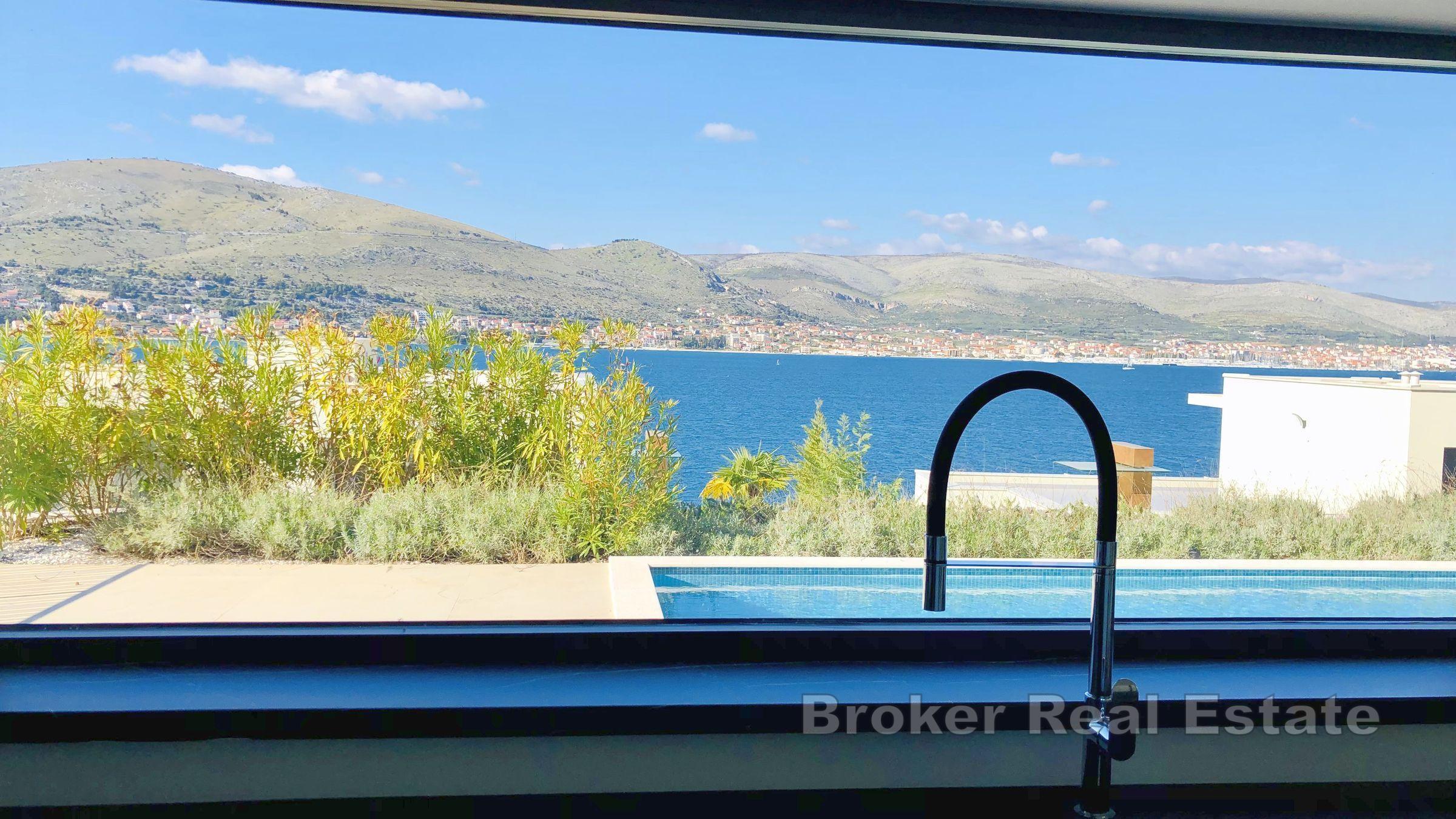 Nowo wybudowana willa z basenem