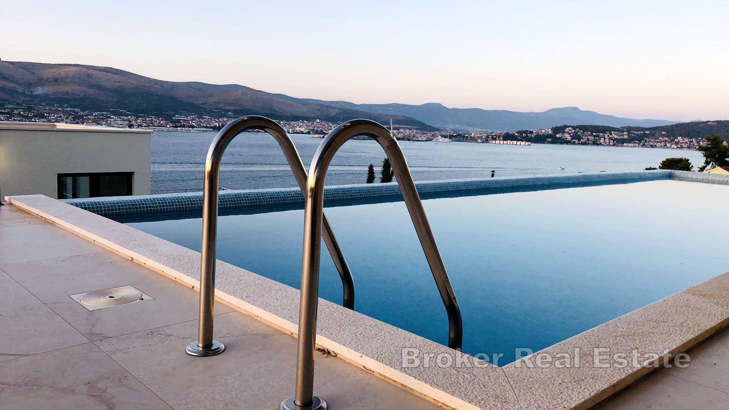 Moderne Villa mit Panoramablick auf das Meer
