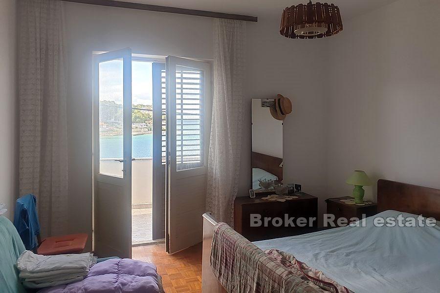 House first row to the sea