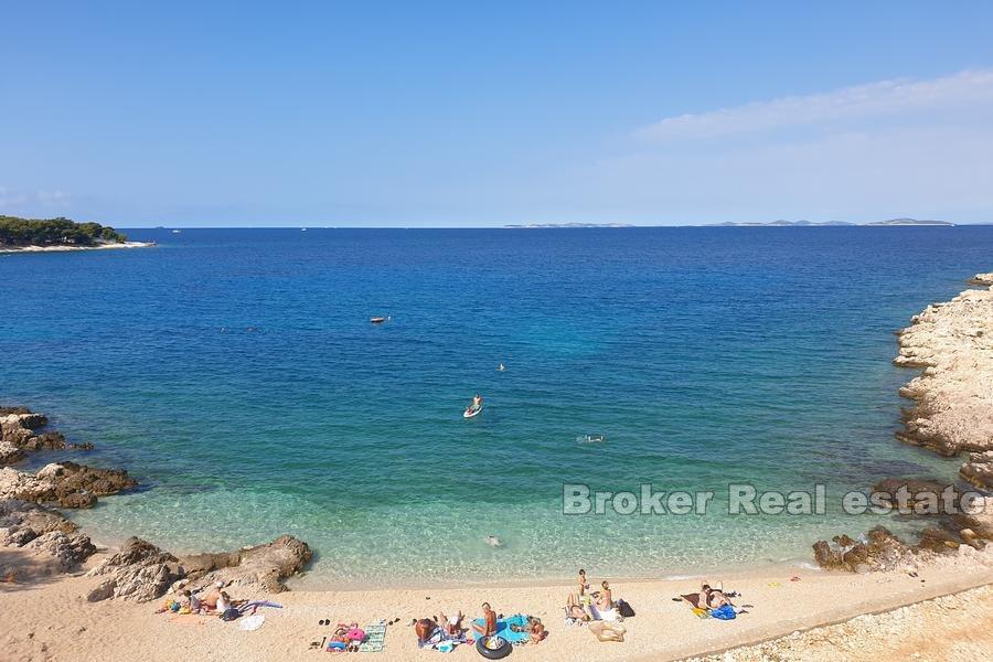 Byggmark första raden mot havet
