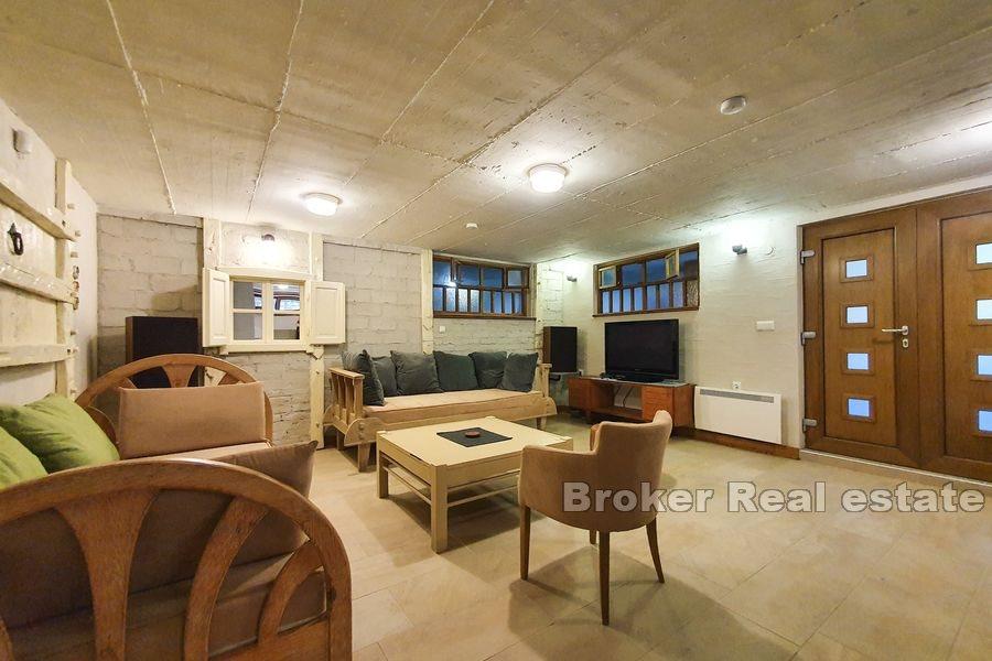 Familiehus ved elven