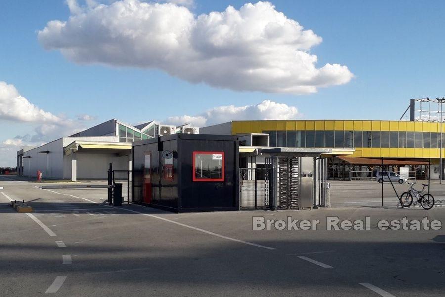Bureau, commerce de production et espace de stockage