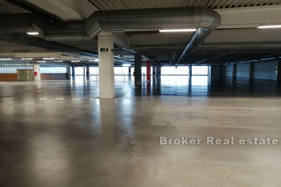 Bureau, commerce de production et espace de stockage