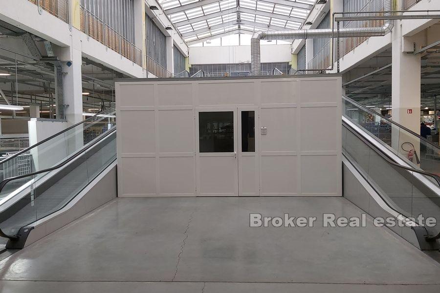 Bureau, commerce de production et espace de stockage