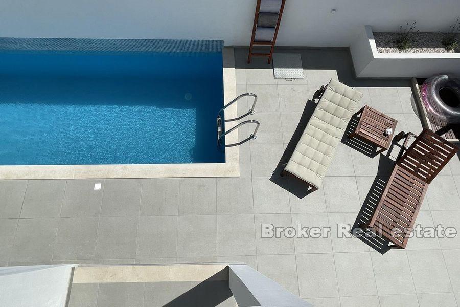 Maison mitoyenne avec piscine
