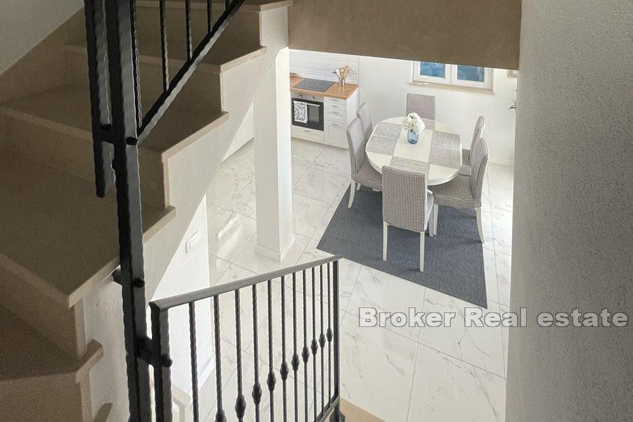 Maison mitoyenne avec piscine