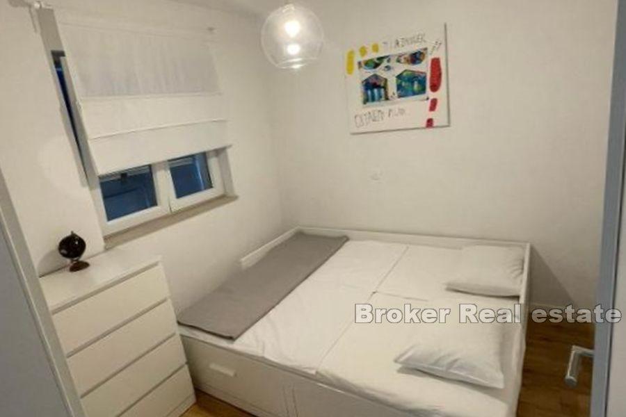 Maison mitoyenne avec piscine