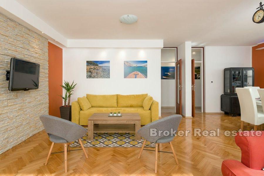 Trstenik, komfortable Maisonette-Wohnung mit Terrasse