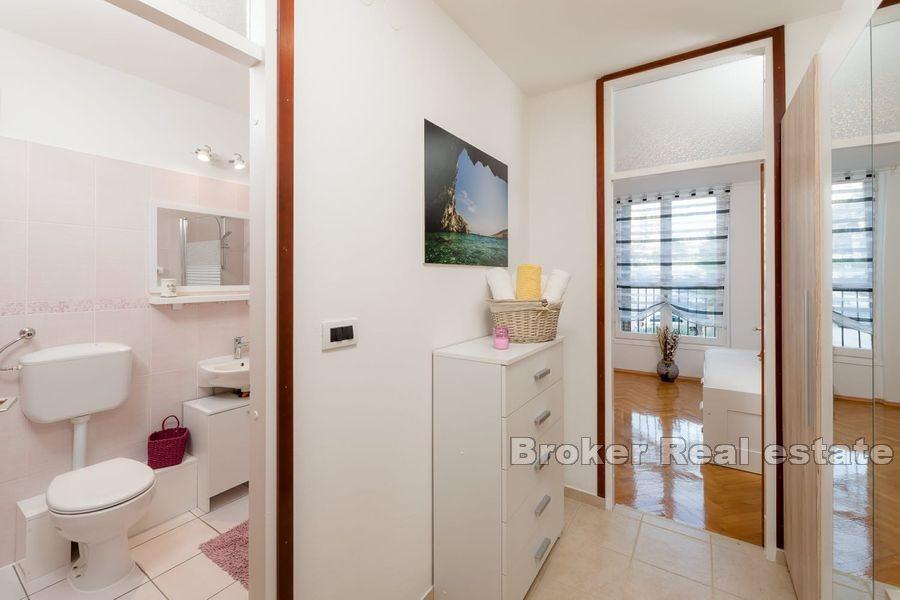 Trstenik, komfortable Maisonette-Wohnung mit Terrasse