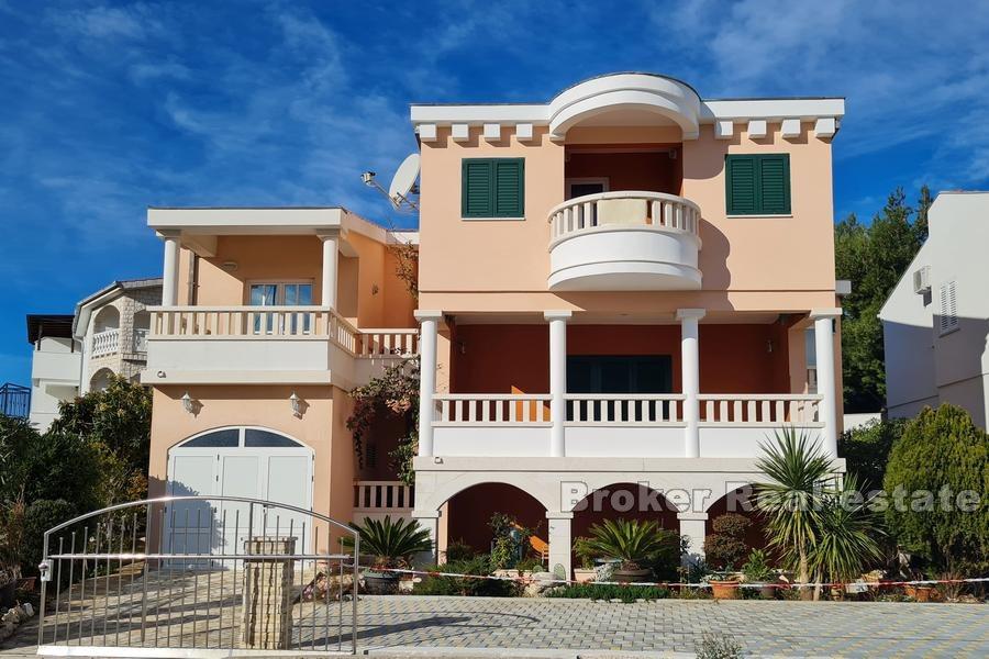 Apartment house 10m from sea