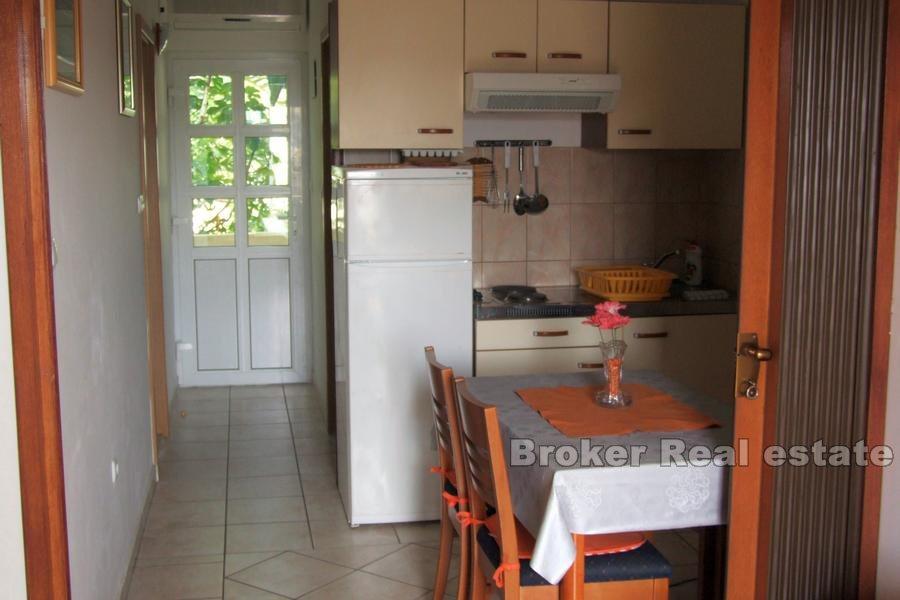 Apartmanska kuća 10m od mora