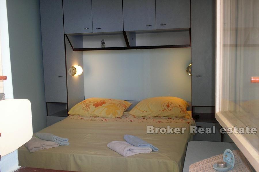 Apartmanska kuća 10m od mora