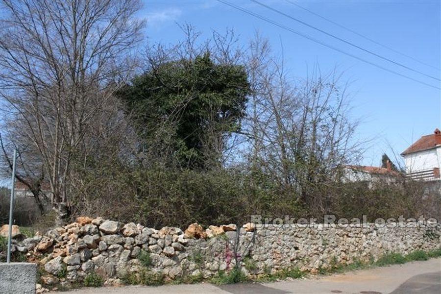 Terreno edificabile in centro, vicino al mare