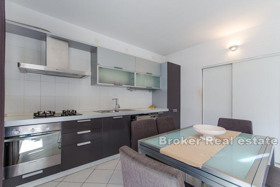 Komforan dvoetažan apartman