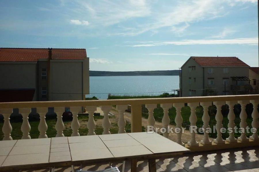 Dom z apartamentami blisko morza