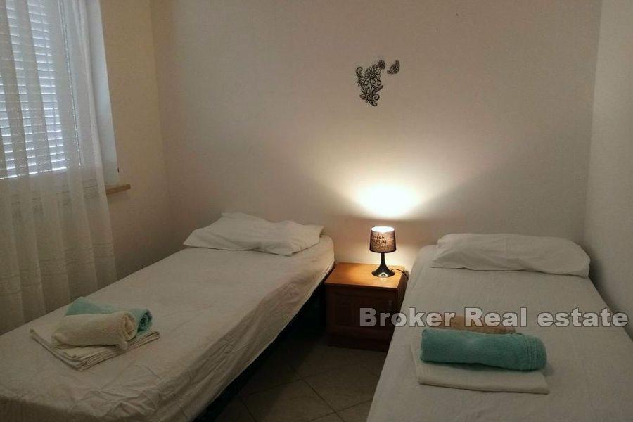 Apartmanska kuća u blizini mora