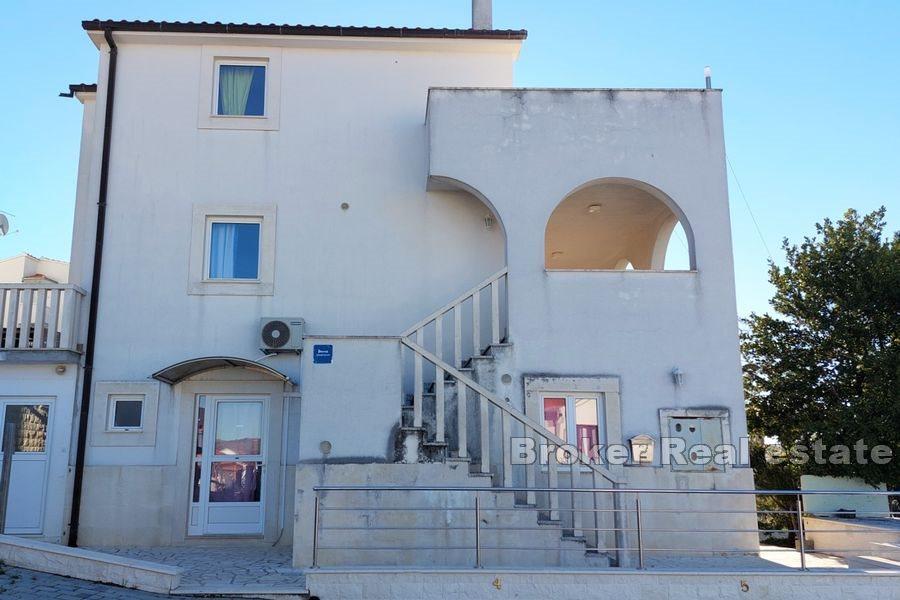 Apartment house with sea view