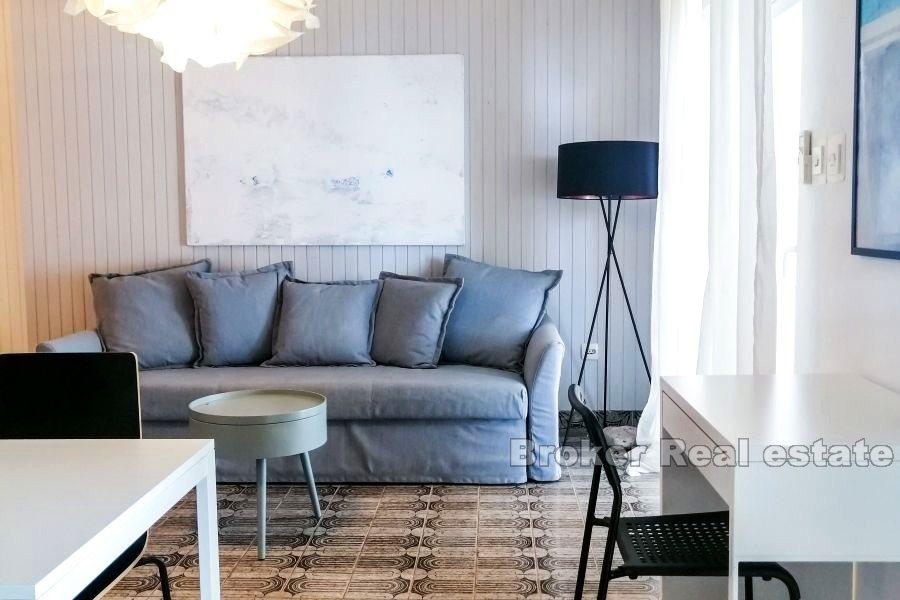 Apartment near the sea
