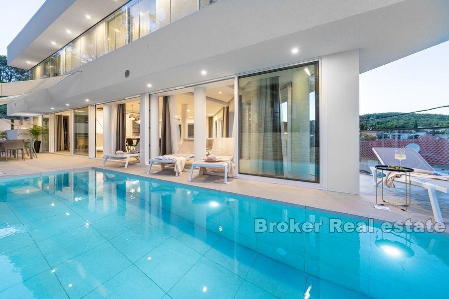 Newly built villa near the sea