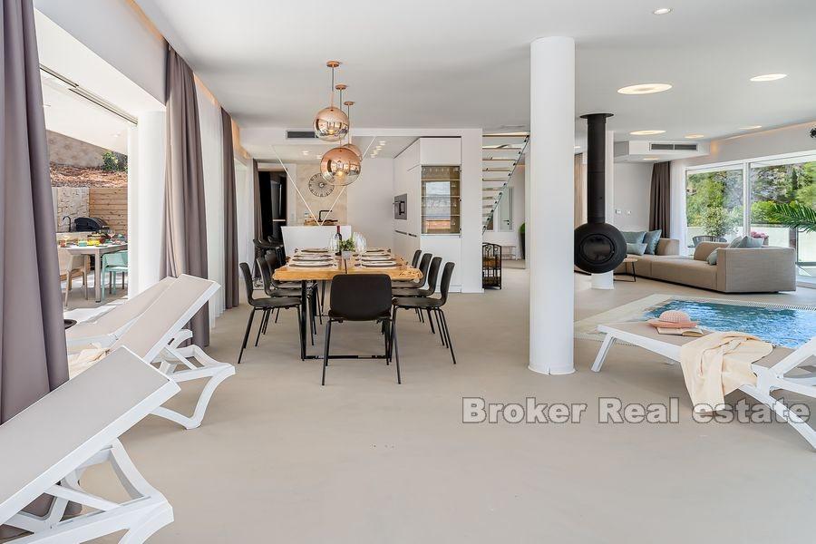 Новая вилла недалеко от моря