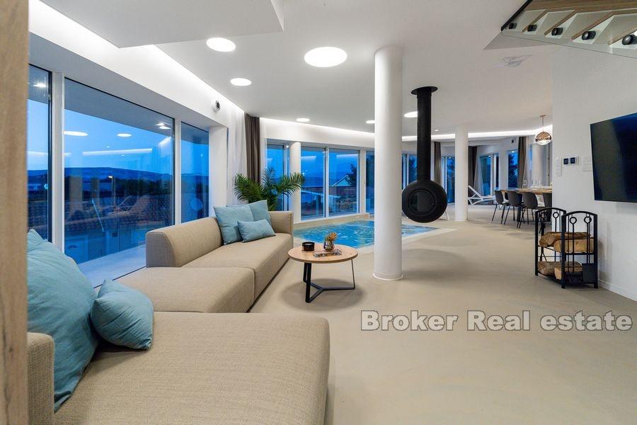 Nově postavená vila v blízkosti moře