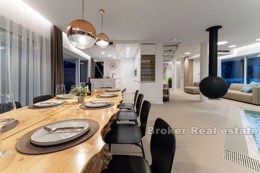 Newly built villa near the sea