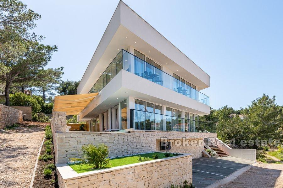Newly built villa near the sea