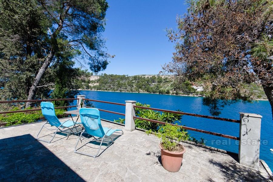 Casa bifamiliare, in vendita