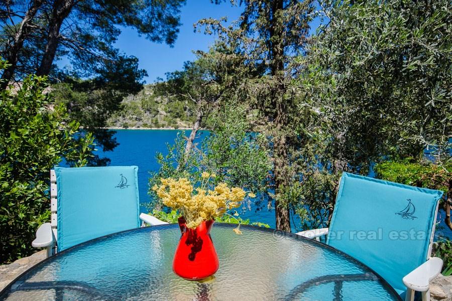 Casa bifamiliare, in vendita