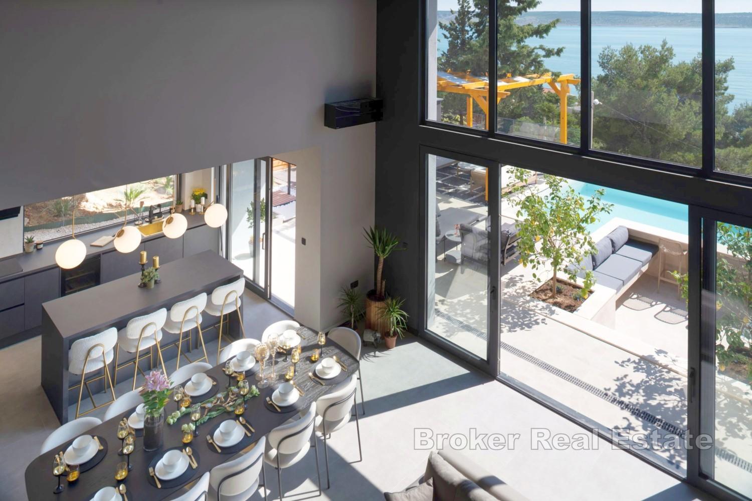 Villa nouvellement construite avec piscine et vue mer