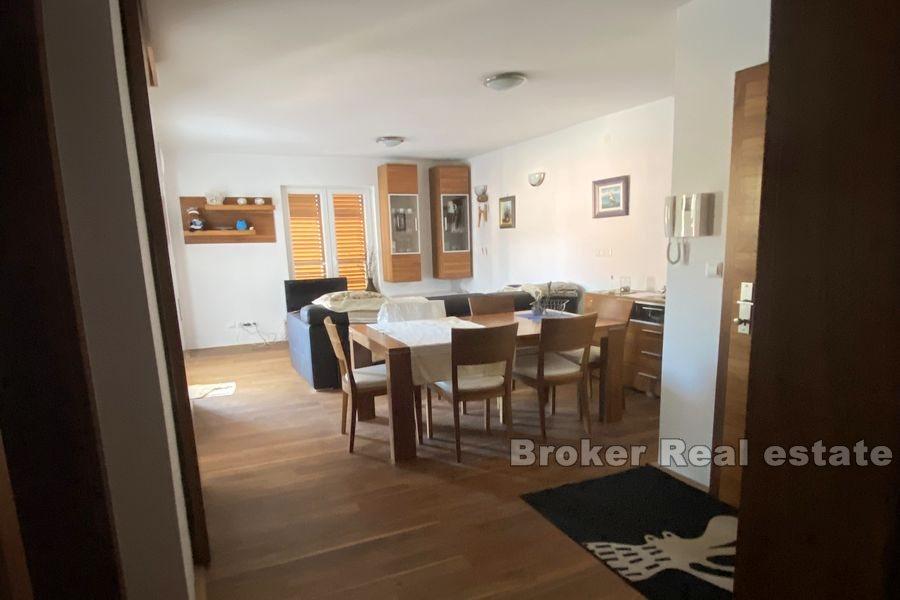 Apartmán se 2 ložnicemi a výhledem na moře