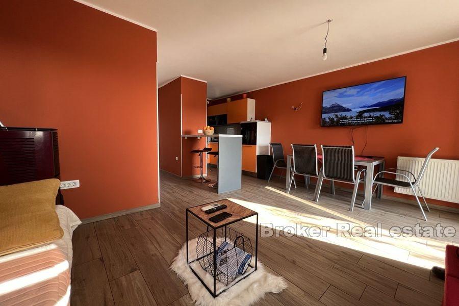 Dwupoziomowy apartament z ogrodem