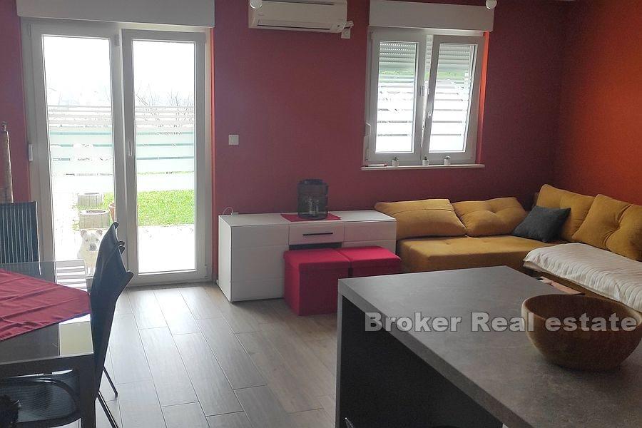 Dwupoziomowy apartament z ogrodem