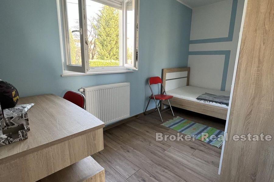 Dwupoziomowy apartament z ogrodem