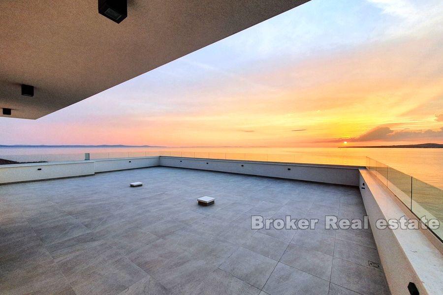 Penthouse u prvom redu do mora