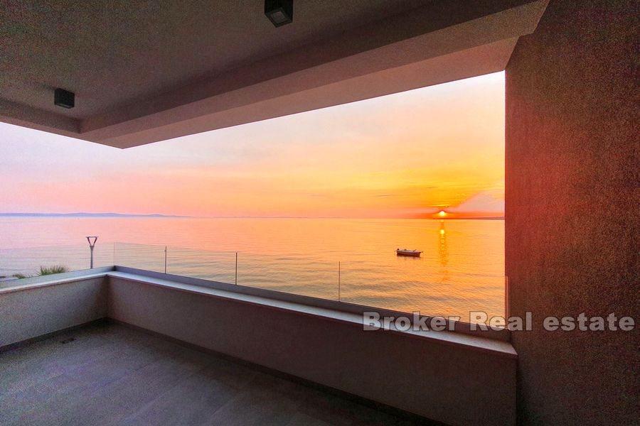 Penthouse u prvom redu do mora