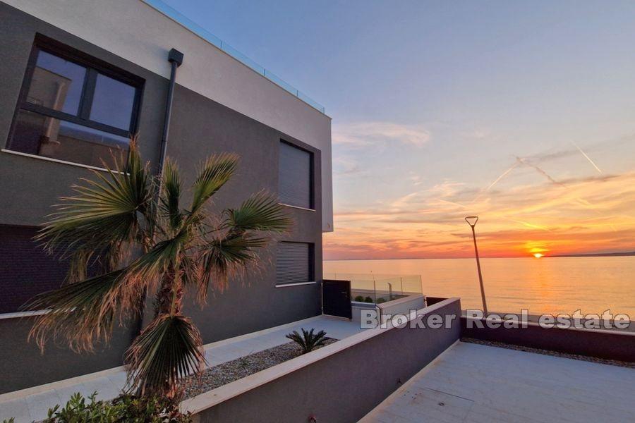 Penthouse u prvom redu do mora